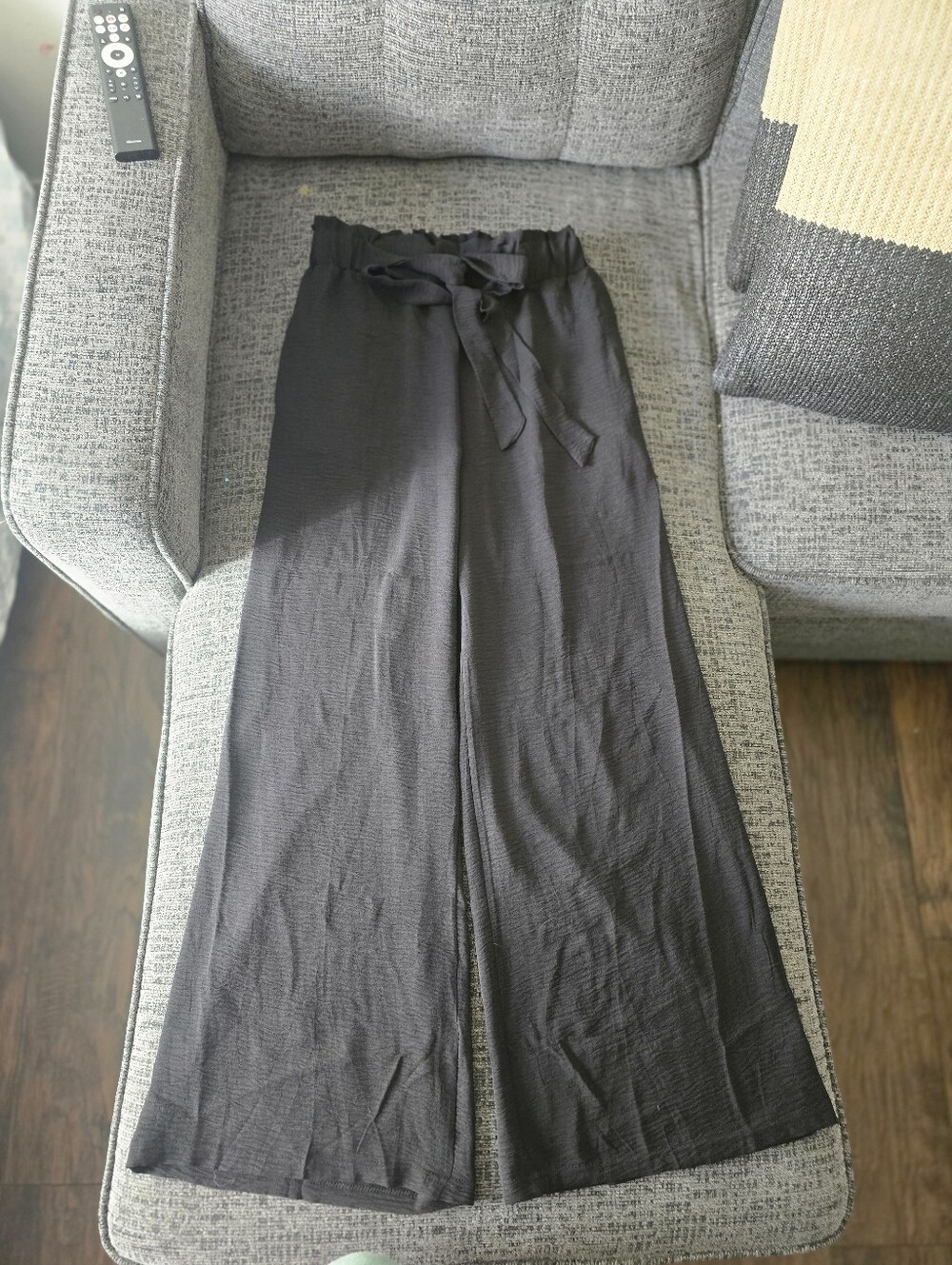 Women’s Black Wide-Leg Tie-Waist Pants